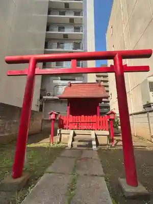 東関森稲荷社の{uncategorized: "未分類", other: "その他", undefined: "問題あり", building: "その他建物", grave: "お墓", sacred_gate: "鳥居", guardian: "狛犬", statue: "像", buddha: "仏像", history: "歴史", nature: "自然", garden: "庭園", animal: "動物", pagoda: "塔", temizu: "手水舎", mountain_gate: "山門・神門", sanctuary: "本殿・本堂", subordinate: "末社・摂社", art: "芸術", scenery: "景色", jizo: "地蔵", ema: "絵馬", goshuin: "御朱印", omikuji: "おみくじ", items: "授与品その他", amulet: "お守り", goshuincho: "御朱印帳", eats: "食事", festival: "お祭り", votive_dance: "神楽", shichigosan: "七五三参", wedding: "結婚式", experience: "体験その他", initially: "初詣", around: "周辺", anti_infection: "感染症対策"}