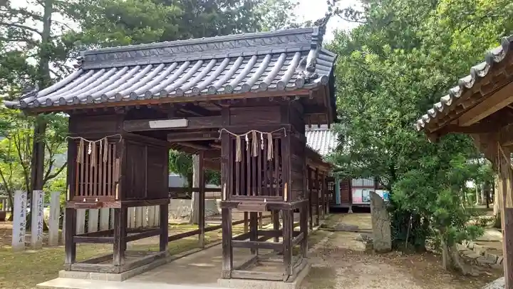 鵜江神社の山門・神門