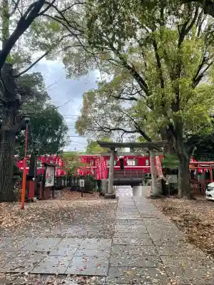 笠䅣稲荷神社の{uncategorized: "未分類", other: "その他", undefined: "問題あり", building: "その他建物", grave: "お墓", sacred_gate: "鳥居", guardian: "狛犬", statue: "像", buddha: "仏像", history: "歴史", nature: "自然", garden: "庭園", animal: "動物", pagoda: "塔", temizu: "手水舎", mountain_gate: "山門・神門", sanctuary: "本殿・本堂", subordinate: "末社・摂社", art: "芸術", scenery: "景色", jizo: "地蔵", ema: "絵馬", goshuin: "御朱印", omikuji: "おみくじ", items: "授与品その他", amulet: "お守り", goshuincho: "御朱印帳", eats: "食事", festival: "お祭り", votive_dance: "神楽", shichigosan: "七五三参", wedding: "結婚式", experience: "体験その他", initially: "初詣", around: "周辺", anti_infection: "感染症対策"}