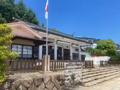 兵庫縣神戸護國神社の{uncategorized: "未分類", other: "その他", undefined: "問題あり", building: "その他建物", grave: "お墓", sacred_gate: "鳥居", guardian: "狛犬", statue: "像", buddha: "仏像", history: "歴史", nature: "自然", garden: "庭園", animal: "動物", pagoda: "塔", temizu: "手水舎", mountain_gate: "山門・神門", sanctuary: "本殿・本堂", subordinate: "末社・摂社", art: "芸術", scenery: "景色", jizo: "地蔵", ema: "絵馬", goshuin: "御朱印", omikuji: "おみくじ", items: "授与品その他", amulet: "お守り", goshuincho: "御朱印帳", eats: "食事", festival: "お祭り", votive_dance: "神楽", shichigosan: "七五三参", wedding: "結婚式", experience: "体験その他", initially: "初詣", around: "周辺", anti_infection: "感染症対策"}