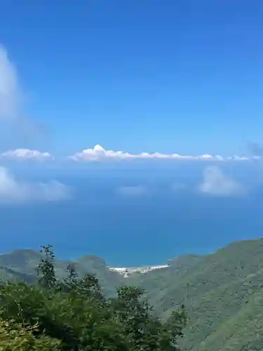 彌彦神社奥宮（御神廟）(新潟県)