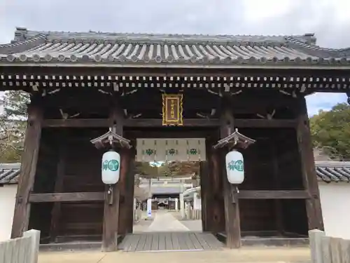 多田神社の山門