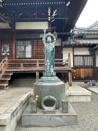 金藏院の{uncategorized: "未分類", other: "その他", undefined: "問題あり", building: "その他建物", grave: "お墓", sacred_gate: "鳥居", guardian: "狛犬", statue: "像", buddha: "仏像", history: "歴史", nature: "自然", garden: "庭園", animal: "動物", pagoda: "塔", temizu: "手水舎", mountain_gate: "山門・神門", sanctuary: "本殿・本堂", subordinate: "末社・摂社", art: "芸術", scenery: "景色", jizo: "地蔵", ema: "絵馬", goshuin: "御朱印", omikuji: "おみくじ", items: "授与品その他", amulet: "お守り", goshuincho: "御朱印帳", eats: "食事", festival: "お祭り", votive_dance: "神楽", shichigosan: "七五三参", wedding: "結婚式", experience: "体験その他", initially: "初詣", around: "周辺", anti_infection: "感染症対策"}