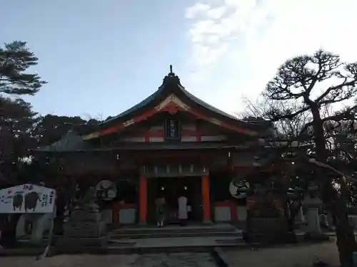 紅葉八幡宮の本殿・本堂