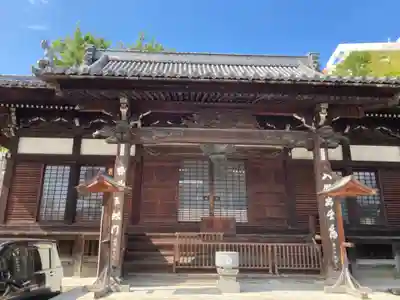 義安寺の本殿・本堂