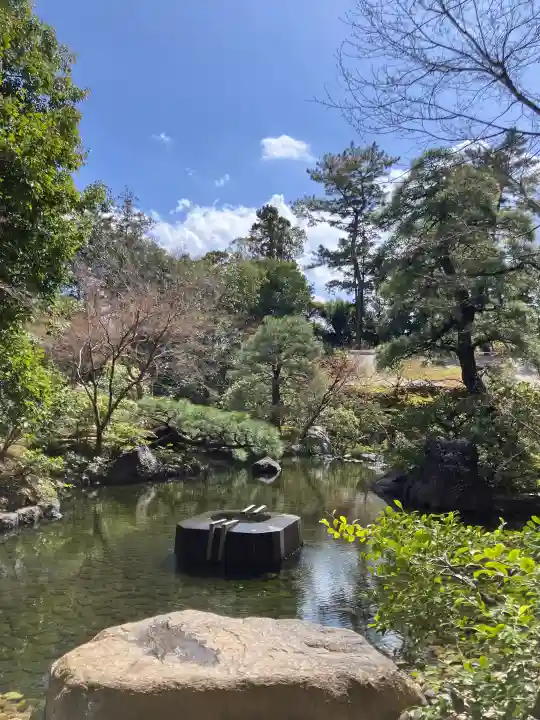 寒川神社の{uncategorized: "未分類", other: "その他", undefined: "問題あり", building: "その他建物", grave: "お墓", sacred_gate: "鳥居", guardian: "狛犬", statue: "像", buddha: "仏像", history: "歴史", nature: "自然", garden: "庭園", animal: "動物", pagoda: "塔", temizu: "手水舎", mountain_gate: "山門・神門", sanctuary: "本殿・本堂", subordinate: "末社・摂社", art: "芸術", scenery: "景色", jizo: "地蔵", ema: "絵馬", goshuin: "御朱印", omikuji: "おみくじ", items: "授与品その他", amulet: "お守り", goshuincho: "御朱印帳", eats: "食事", festival: "お祭り", votive_dance: "神楽", shichigosan: "七五三参", wedding: "結婚式", experience: "体験その他", initially: "初詣", around: "周辺", anti_infection: "感染症対策"}