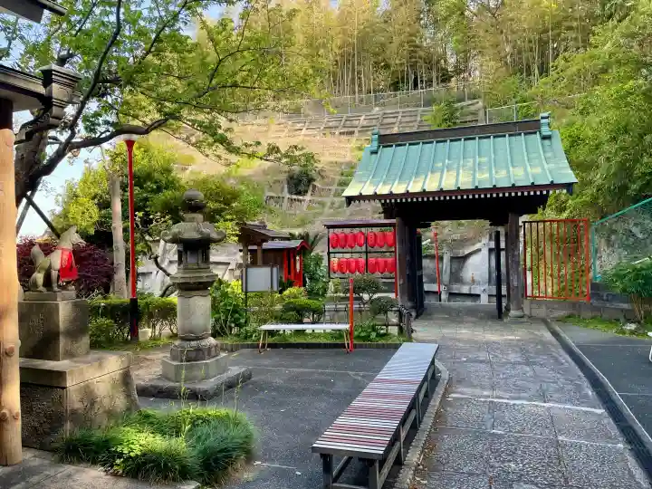 徳寿院の{uncategorized: "未分類", other: "その他", undefined: "問題あり", building: "その他建物", grave: "お墓", sacred_gate: "鳥居", guardian: "狛犬", statue: "像", buddha: "仏像", history: "歴史", nature: "自然", garden: "庭園", animal: "動物", pagoda: "塔", temizu: "手水舎", mountain_gate: "山門・神門", sanctuary: "本殿・本堂", subordinate: "末社・摂社", art: "芸術", scenery: "景色", jizo: "地蔵", ema: "絵馬", goshuin: "御朱印", omikuji: "おみくじ", items: "授与品その他", amulet: "お守り", goshuincho: "御朱印帳", eats: "食事", festival: "お祭り", votive_dance: "神楽", shichigosan: "七五三参", wedding: "結婚式", experience: "体験その他", initially: "初詣", around: "周辺", anti_infection: "感染症対策"}