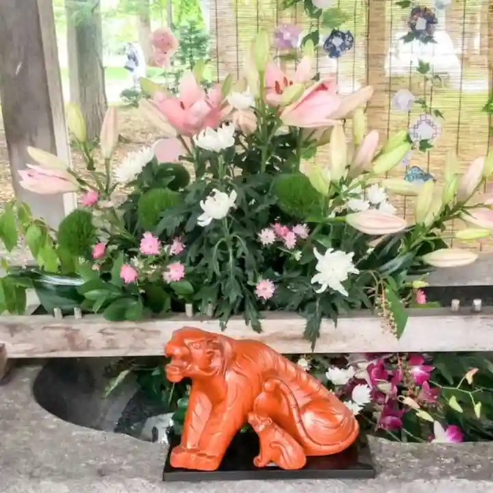 彌彦神社 (伊夜日子神社)の手水舎