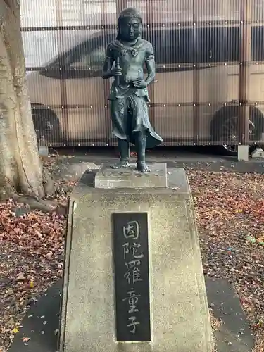 長根寺の像