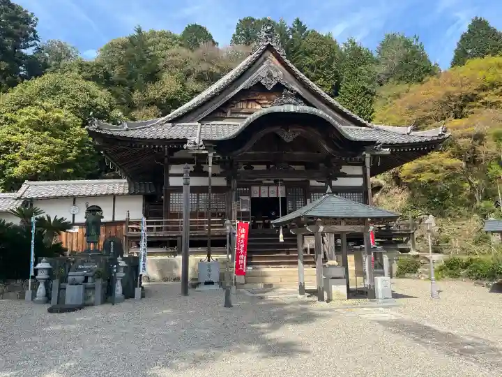 常福寺の{uncategorized: "未分類", other: "その他", undefined: "問題あり", building: "その他建物", grave: "お墓", sacred_gate: "鳥居", guardian: "狛犬", statue: "像", buddha: "仏像", history: "歴史", nature: "自然", garden: "庭園", animal: "動物", pagoda: "塔", temizu: "手水舎", mountain_gate: "山門・神門", sanctuary: "本殿・本堂", subordinate: "末社・摂社", art: "芸術", scenery: "景色", jizo: "地蔵", ema: "絵馬", goshuin: "御朱印", omikuji: "おみくじ", items: "授与品その他", amulet: "お守り", goshuincho: "御朱印帳", eats: "食事", festival: "お祭り", votive_dance: "神楽", shichigosan: "七五三参", wedding: "結婚式", experience: "体験その他", initially: "初詣", around: "周辺", anti_infection: "感染症対策"}