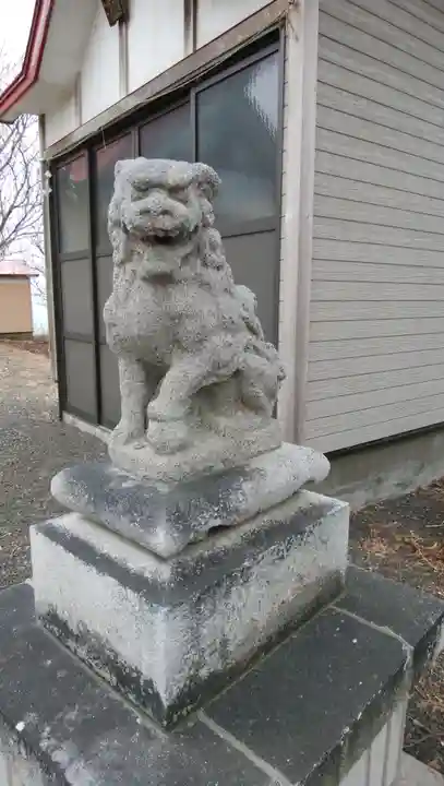泊稲荷神社の狛犬
