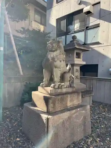 白金氷川神社の狛犬