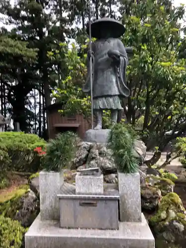 護国寺の像