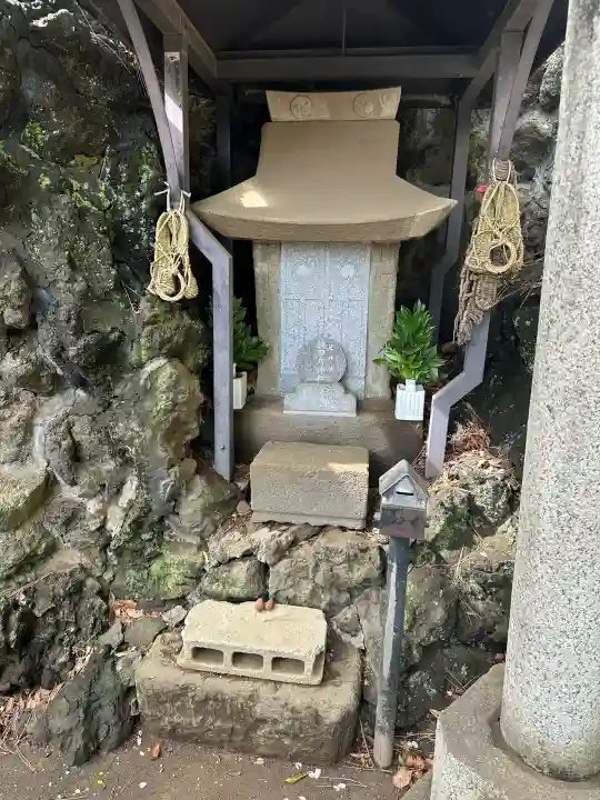 品川神社の{uncategorized: "未分類", other: "その他", undefined: "問題あり", building: "その他建物", grave: "お墓", sacred_gate: "鳥居", guardian: "狛犬", statue: "像", buddha: "仏像", history: "歴史", nature: "自然", garden: "庭園", animal: "動物", pagoda: "塔", temizu: "手水舎", mountain_gate: "山門・神門", sanctuary: "本殿・本堂", subordinate: "末社・摂社", art: "芸術", scenery: "景色", jizo: "地蔵", ema: "絵馬", goshuin: "御朱印", omikuji: "おみくじ", items: "授与品その他", amulet: "お守り", goshuincho: "御朱印帳", eats: "食事", festival: "お祭り", votive_dance: "神楽", shichigosan: "七五三参", wedding: "結婚式", experience: "体験その他", initially: "初詣", around: "周辺", anti_infection: "感染症対策"}