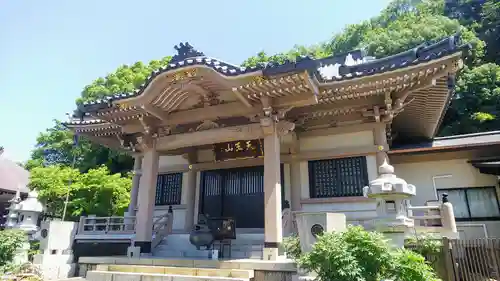 雲性寺の本殿・本堂