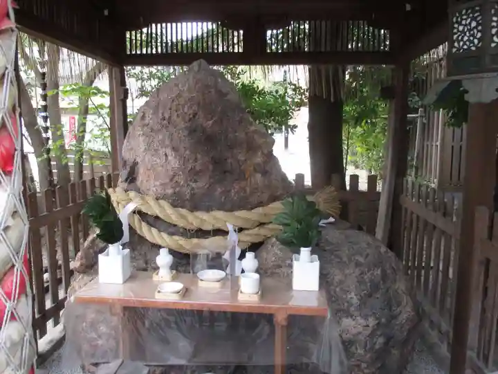 岩上神社の本殿・本堂