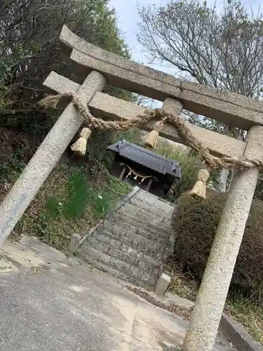 堀越三神社の鳥居