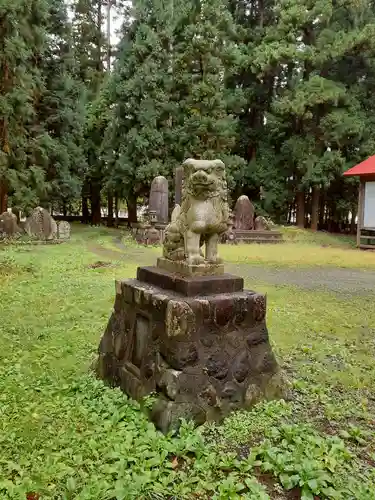 稲葉神社の狛犬