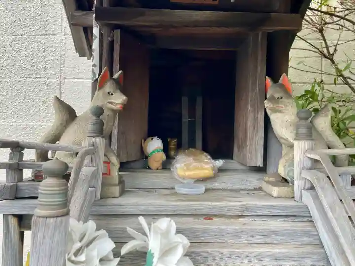 笠間稲荷神社の{uncategorized: "未分類", other: "その他", undefined: "問題あり", building: "その他建物", grave: "お墓", sacred_gate: "鳥居", guardian: "狛犬", statue: "像", buddha: "仏像", history: "歴史", nature: "自然", garden: "庭園", animal: "動物", pagoda: "塔", temizu: "手水舎", mountain_gate: "山門・神門", sanctuary: "本殿・本堂", subordinate: "末社・摂社", art: "芸術", scenery: "景色", jizo: "地蔵", ema: "絵馬", goshuin: "御朱印", omikuji: "おみくじ", items: "授与品その他", amulet: "お守り", goshuincho: "御朱印帳", eats: "食事", festival: "お祭り", votive_dance: "神楽", shichigosan: "七五三参", wedding: "結婚式", experience: "体験その他", initially: "初詣", around: "周辺", anti_infection: "感染症対策"}