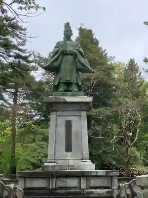 八幡秋田神社の{uncategorized: "未分類", other: "その他", undefined: "問題あり", building: "その他建物", grave: "お墓", sacred_gate: "鳥居", guardian: "狛犬", statue: "像", buddha: "仏像", history: "歴史", nature: "自然", garden: "庭園", animal: "動物", pagoda: "塔", temizu: "手水舎", mountain_gate: "山門・神門", sanctuary: "本殿・本堂", subordinate: "末社・摂社", art: "芸術", scenery: "景色", jizo: "地蔵", ema: "絵馬", goshuin: "御朱印", omikuji: "おみくじ", items: "授与品その他", amulet: "お守り", goshuincho: "御朱印帳", eats: "食事", festival: "お祭り", votive_dance: "神楽", shichigosan: "七五三参", wedding: "結婚式", experience: "体験その他", initially: "初詣", around: "周辺", anti_infection: "感染症対策"}