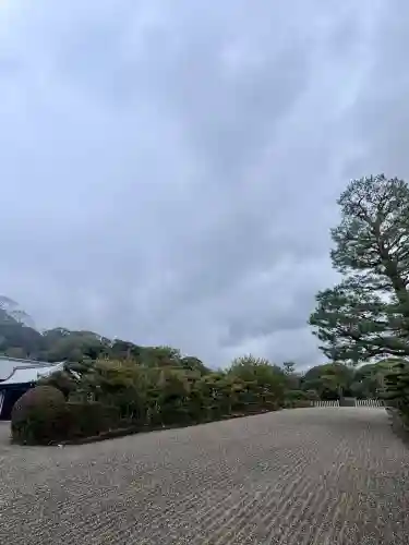 明治天皇伏見桃山陵の{uncategorized: "未分類", other: "その他", undefined: "問題あり", building: "その他建物", grave: "お墓", sacred_gate: "鳥居", guardian: "狛犬", statue: "像", buddha: "仏像", history: "歴史", nature: "自然", garden: "庭園", animal: "動物", pagoda: "塔", temizu: "手水舎", mountain_gate: "山門・神門", sanctuary: "本殿・本堂", subordinate: "末社・摂社", art: "芸術", scenery: "景色", jizo: "地蔵", ema: "絵馬", goshuin: "御朱印", omikuji: "おみくじ", items: "授与品その他", amulet: "お守り", goshuincho: "御朱印帳", eats: "食事", festival: "お祭り", votive_dance: "神楽", shichigosan: "七五三参", wedding: "結婚式", experience: "体験その他", initially: "初詣", around: "周辺", anti_infection: "感染症対策"}