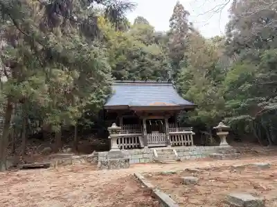 猿投神社　西の宮の{uncategorized: "未分類", other: "その他", undefined: "問題あり", building: "その他建物", grave: "お墓", sacred_gate: "鳥居", guardian: "狛犬", statue: "像", buddha: "仏像", history: "歴史", nature: "自然", garden: "庭園", animal: "動物", pagoda: "塔", temizu: "手水舎", mountain_gate: "山門・神門", sanctuary: "本殿・本堂", subordinate: "末社・摂社", art: "芸術", scenery: "景色", jizo: "地蔵", ema: "絵馬", goshuin: "御朱印", omikuji: "おみくじ", items: "授与品その他", amulet: "お守り", goshuincho: "御朱印帳", eats: "食事", festival: "お祭り", votive_dance: "神楽", shichigosan: "七五三参", wedding: "結婚式", experience: "体験その他", initially: "初詣", around: "周辺", anti_infection: "感染症対策"}
