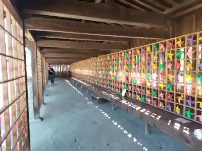 白鳥神社の{uncategorized: "未分類", other: "その他", undefined: "問題あり", building: "その他建物", grave: "お墓", sacred_gate: "鳥居", guardian: "狛犬", statue: "像", buddha: "仏像", history: "歴史", nature: "自然", garden: "庭園", animal: "動物", pagoda: "塔", temizu: "手水舎", mountain_gate: "山門・神門", sanctuary: "本殿・本堂", subordinate: "末社・摂社", art: "芸術", scenery: "景色", jizo: "地蔵", ema: "絵馬", goshuin: "御朱印", omikuji: "おみくじ", items: "授与品その他", amulet: "お守り", goshuincho: "御朱印帳", eats: "食事", festival: "お祭り", votive_dance: "神楽", shichigosan: "七五三参", wedding: "結婚式", experience: "体験その他", initially: "初詣", around: "周辺", anti_infection: "感染症対策"}