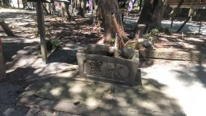 三柱神社の手水舎