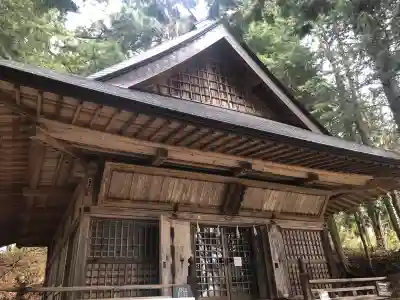 戸隠神社火之御子社の{uncategorized: "未分類", other: "その他", undefined: "問題あり", building: "その他建物", grave: "お墓", sacred_gate: "鳥居", guardian: "狛犬", statue: "像", buddha: "仏像", history: "歴史", nature: "自然", garden: "庭園", animal: "動物", pagoda: "塔", temizu: "手水舎", mountain_gate: "山門・神門", sanctuary: "本殿・本堂", subordinate: "末社・摂社", art: "芸術", scenery: "景色", jizo: "地蔵", ema: "絵馬", goshuin: "御朱印", omikuji: "おみくじ", items: "授与品その他", amulet: "お守り", goshuincho: "御朱印帳", eats: "食事", festival: "お祭り", votive_dance: "神楽", shichigosan: "七五三参", wedding: "結婚式", experience: "体験その他", initially: "初詣", around: "周辺", anti_infection: "感染症対策"}