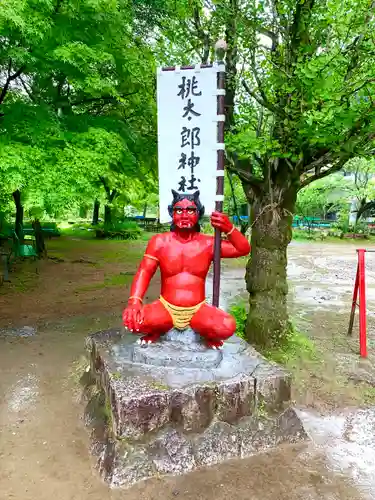 桃太郎神社の像