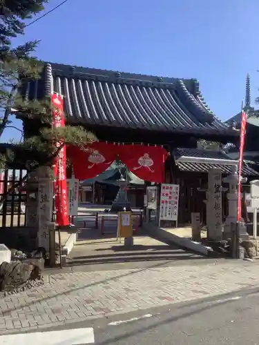 笠覆寺 (笠寺観音)の山門