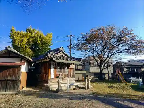 上半田山の神社のその他建物