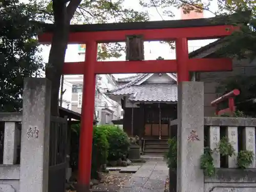 感應稲荷神社の鳥居