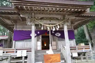 坪沼八幡神社の本殿・本堂