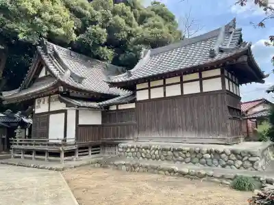 諏訪大神社 の{uncategorized: "未分類", other: "その他", undefined: "問題あり", building: "その他建物", grave: "お墓", sacred_gate: "鳥居", guardian: "狛犬", statue: "像", buddha: "仏像", history: "歴史", nature: "自然", garden: "庭園", animal: "動物", pagoda: "塔", temizu: "手水舎", mountain_gate: "山門・神門", sanctuary: "本殿・本堂", subordinate: "末社・摂社", art: "芸術", scenery: "景色", jizo: "地蔵", ema: "絵馬", goshuin: "御朱印", omikuji: "おみくじ", items: "授与品その他", amulet: "お守り", goshuincho: "御朱印帳", eats: "食事", festival: "お祭り", votive_dance: "神楽", shichigosan: "七五三参", wedding: "結婚式", experience: "体験その他", initially: "初詣", around: "周辺", anti_infection: "感染症対策"}
