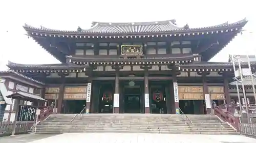 川崎大師（平間寺）の山門・神門