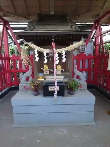 出世稲荷神社の本殿