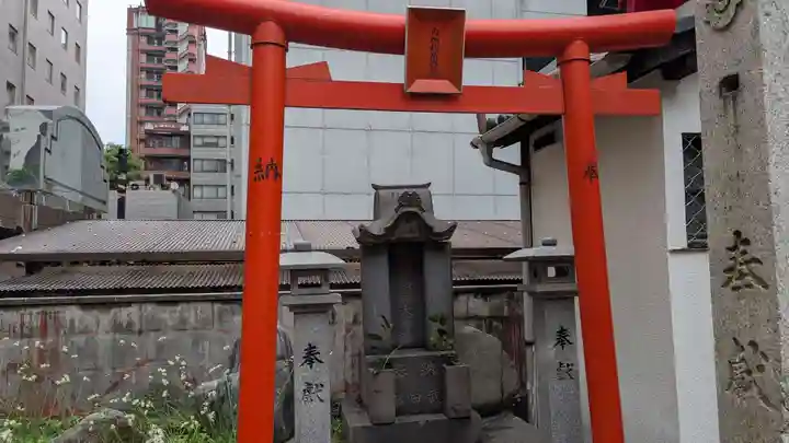 内畑稲荷神社の末社・摂社