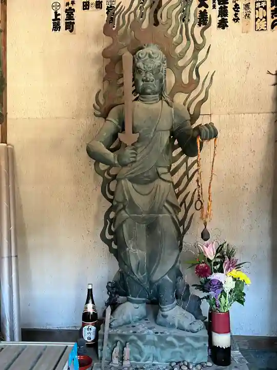 醫王寺(黄金身代り不動尊) の{uncategorized: "未分類", other: "その他", undefined: "問題あり", building: "その他建物", grave: "お墓", sacred_gate: "鳥居", guardian: "狛犬", statue: "像", buddha: "仏像", history: "歴史", nature: "自然", garden: "庭園", animal: "動物", pagoda: "塔", temizu: "手水舎", mountain_gate: "山門・神門", sanctuary: "本殿・本堂", subordinate: "末社・摂社", art: "芸術", scenery: "景色", jizo: "地蔵", ema: "絵馬", goshuin: "御朱印", omikuji: "おみくじ", items: "授与品その他", amulet: "お守り", goshuincho: "御朱印帳", eats: "食事", festival: "お祭り", votive_dance: "神楽", shichigosan: "七五三参", wedding: "結婚式", experience: "体験その他", initially: "初詣", around: "周辺", anti_infection: "感染症対策"}