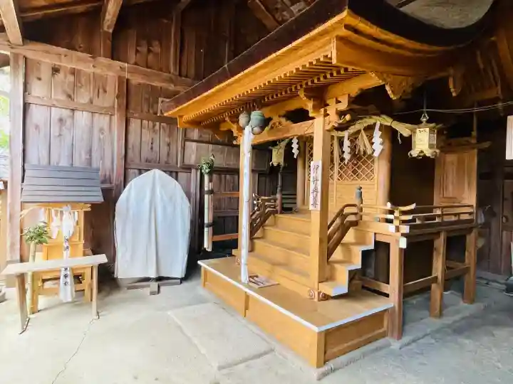 八坂神社の{uncategorized: "未分類", other: "その他", undefined: "問題あり", building: "その他建物", grave: "お墓", sacred_gate: "鳥居", guardian: "狛犬", statue: "像", buddha: "仏像", history: "歴史", nature: "自然", garden: "庭園", animal: "動物", pagoda: "塔", temizu: "手水舎", mountain_gate: "山門・神門", sanctuary: "本殿・本堂", subordinate: "末社・摂社", art: "芸術", scenery: "景色", jizo: "地蔵", ema: "絵馬", goshuin: "御朱印", omikuji: "おみくじ", items: "授与品その他", amulet: "お守り", goshuincho: "御朱印帳", eats: "食事", festival: "お祭り", votive_dance: "神楽", shichigosan: "七五三参", wedding: "結婚式", experience: "体験その他", initially: "初詣", around: "周辺", anti_infection: "感染症対策"}