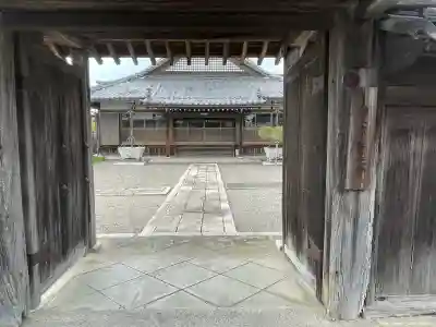 誓光寺の{uncategorized: "未分類", other: "その他", undefined: "問題あり", building: "その他建物", grave: "お墓", sacred_gate: "鳥居", guardian: "狛犬", statue: "像", buddha: "仏像", history: "歴史", nature: "自然", garden: "庭園", animal: "動物", pagoda: "塔", temizu: "手水舎", mountain_gate: "山門・神門", sanctuary: "本殿・本堂", subordinate: "末社・摂社", art: "芸術", scenery: "景色", jizo: "地蔵", ema: "絵馬", goshuin: "御朱印", omikuji: "おみくじ", items: "授与品その他", amulet: "お守り", goshuincho: "御朱印帳", eats: "食事", festival: "お祭り", votive_dance: "神楽", shichigosan: "七五三参", wedding: "結婚式", experience: "体験その他", initially: "初詣", around: "周辺", anti_infection: "感染症対策"}