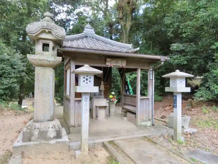 寳塔寺(宝塔寺)の末社・摂社