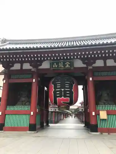浅草寺の山門・神門