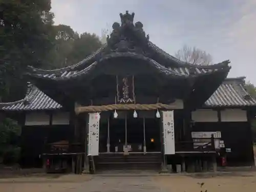 朝日八幡神社の本殿