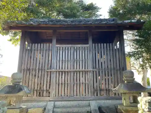 八雲神社（西肥留町）の{uncategorized: "未分類", other: "その他", undefined: "問題あり", building: "その他建物", grave: "お墓", sacred_gate: "鳥居", guardian: "狛犬", statue: "像", buddha: "仏像", history: "歴史", nature: "自然", garden: "庭園", animal: "動物", pagoda: "塔", temizu: "手水舎", mountain_gate: "山門・神門", sanctuary: "本殿・本堂", subordinate: "末社・摂社", art: "芸術", scenery: "景色", jizo: "地蔵", ema: "絵馬", goshuin: "御朱印", omikuji: "おみくじ", items: "授与品その他", amulet: "お守り", goshuincho: "御朱印帳", eats: "食事", festival: "お祭り", votive_dance: "神楽", shichigosan: "七五三参", wedding: "結婚式", experience: "体験その他", initially: "初詣", around: "周辺", anti_infection: "感染症対策"}