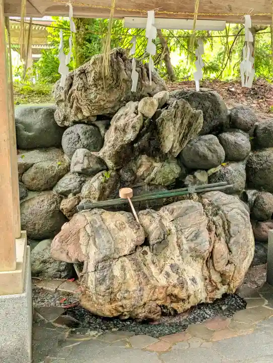 白山比咩神社の{uncategorized: "未分類", other: "その他", undefined: "問題あり", building: "その他建物", grave: "お墓", sacred_gate: "鳥居", guardian: "狛犬", statue: "像", buddha: "仏像", history: "歴史", nature: "自然", garden: "庭園", animal: "動物", pagoda: "塔", temizu: "手水舎", mountain_gate: "山門・神門", sanctuary: "本殿・本堂", subordinate: "末社・摂社", art: "芸術", scenery: "景色", jizo: "地蔵", ema: "絵馬", goshuin: "御朱印", omikuji: "おみくじ", items: "授与品その他", amulet: "お守り", goshuincho: "御朱印帳", eats: "食事", festival: "お祭り", votive_dance: "神楽", shichigosan: "七五三参", wedding: "結婚式", experience: "体験その他", initially: "初詣", around: "周辺", anti_infection: "感染症対策"}