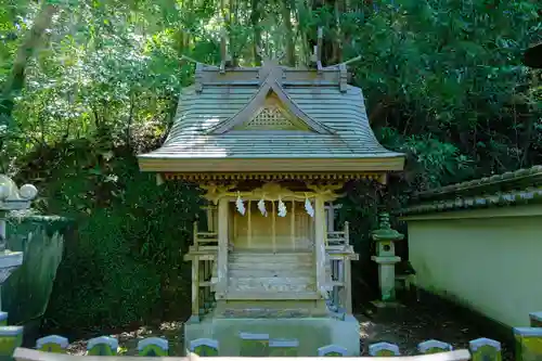 闘鶏神社の末社