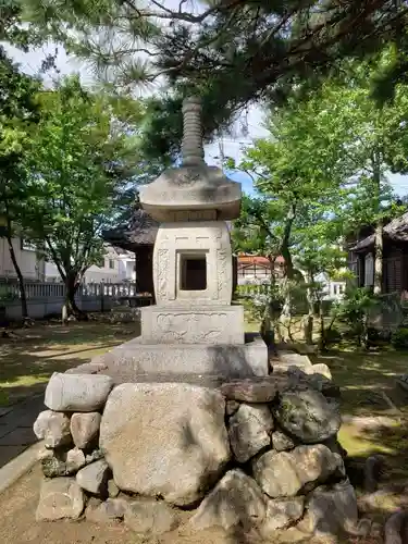 多太神社の塔