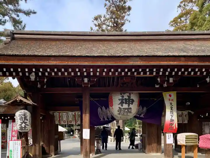 建部大社の山門・神門