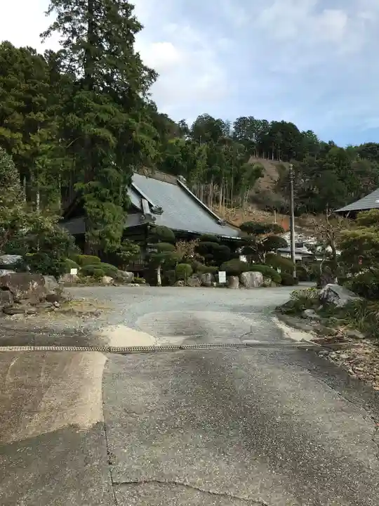 高園寺の本殿・本堂